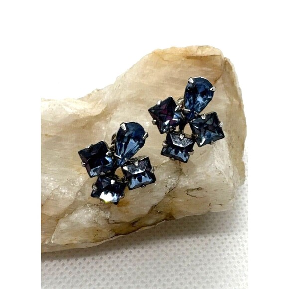 Vintage Rhinestone Light Blue Silver Tone Screw Back Earrings 1960s Retro - Picture 2 of 8